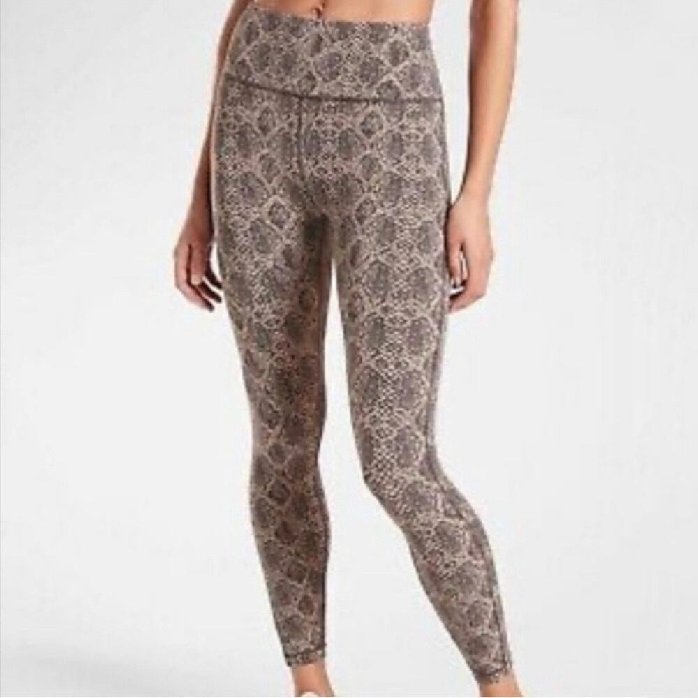 Athleta Tan Snake Print Ultimate 7/8 Tight Leggings Sz M